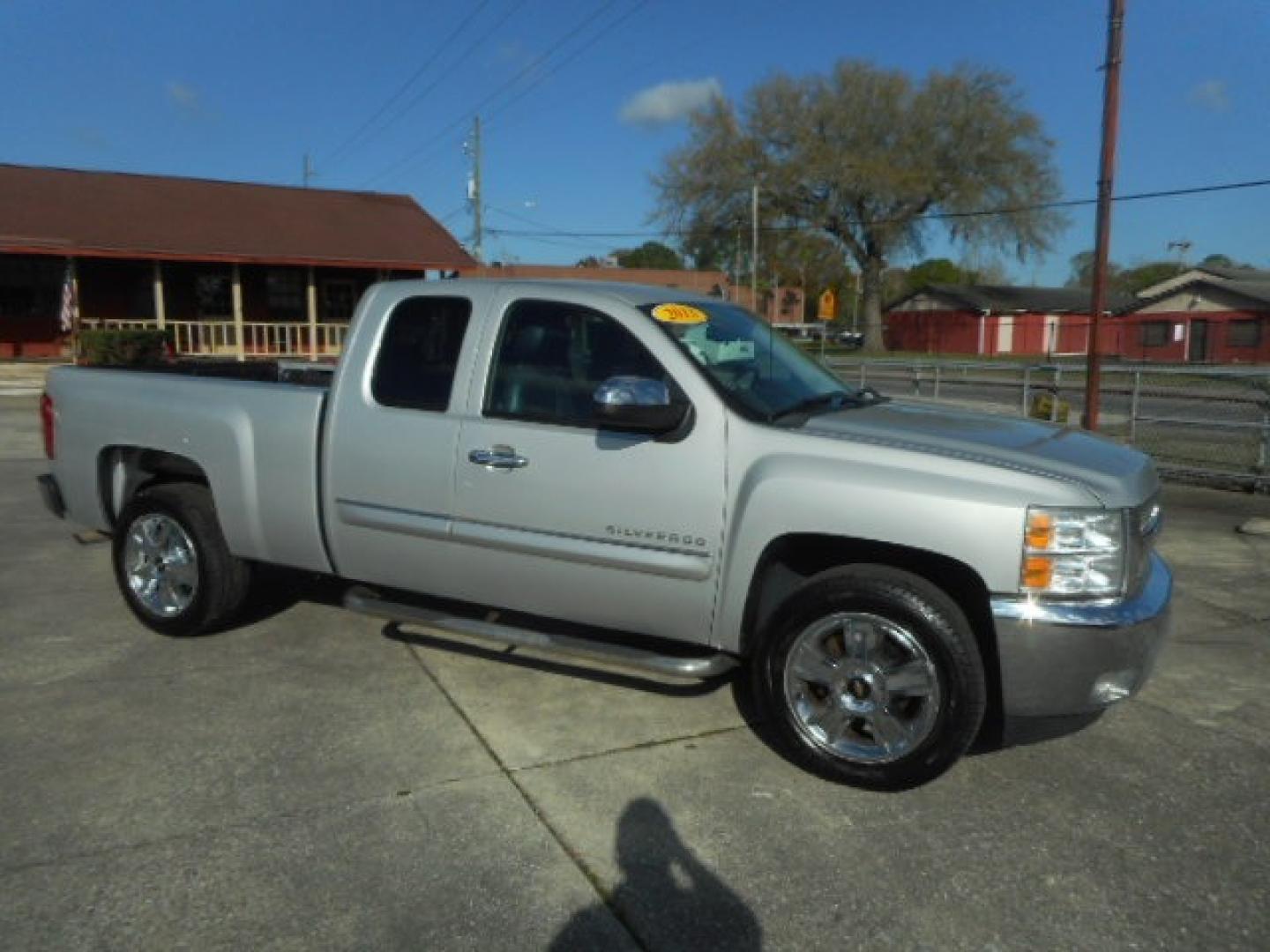 2013 SILVER CHEVROLET SILVERADO LT (1GCRCSE00DZ) , located at 390 Hansen Avenue, Orange Park, FL, 32065, (904) 276-7933, 30.130497, -81.787529 - Photo#2